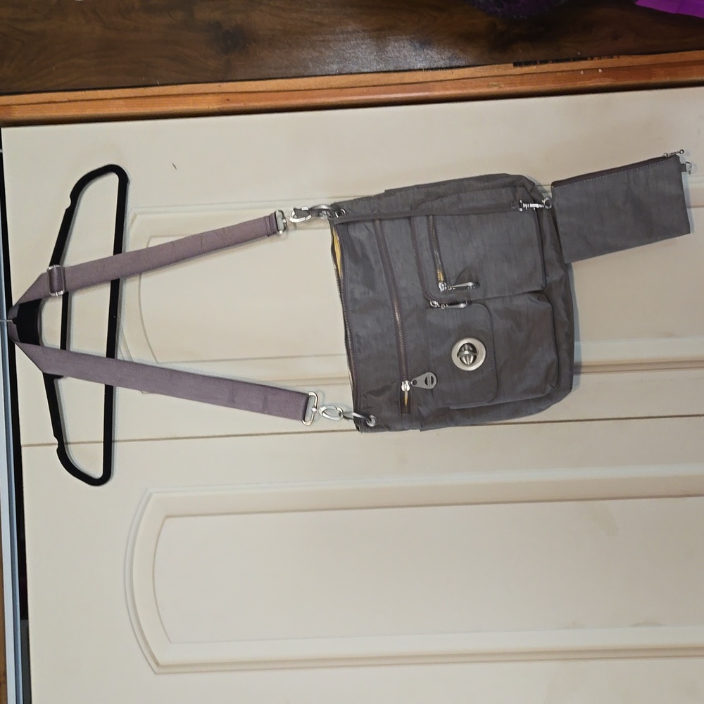Baggallini Grey Purse with Coin purse